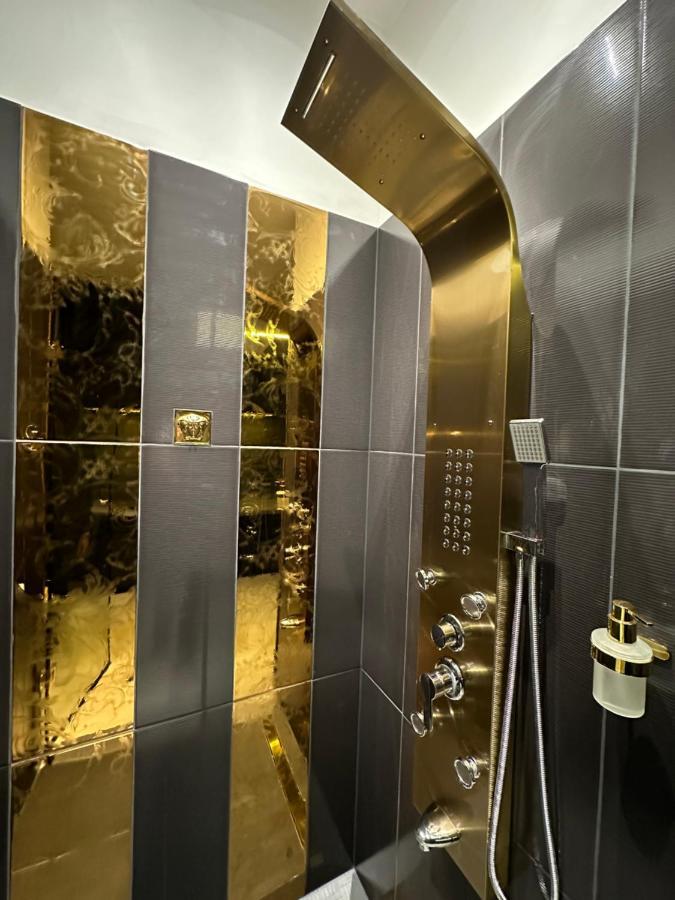 Darkhouse Versace Red Łódź Dış mekan fotoğraf