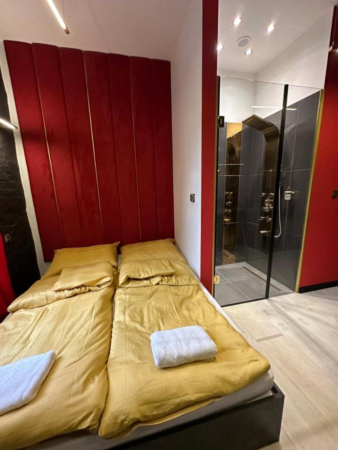 Darkhouse Versace Red Łódź Dış mekan fotoğraf